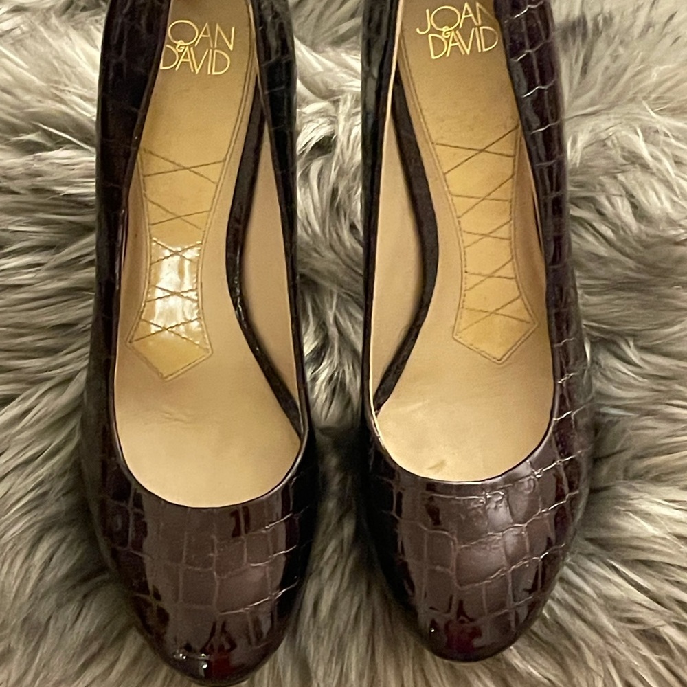 Joan & David Flipp Croc Print Pumps Size 10